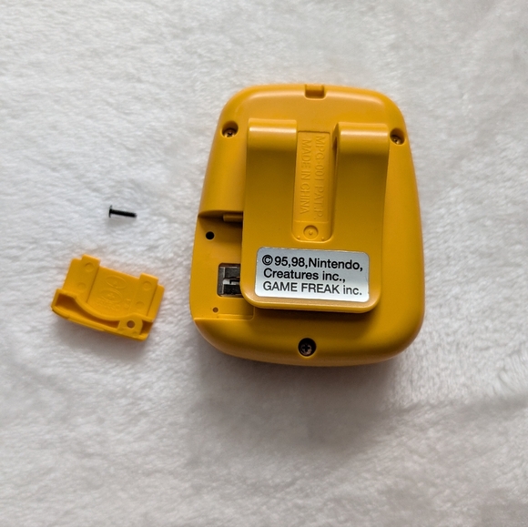 Pokemon Pocket Pikachu Nintendo Digital Pet (Tested) - Picture 9 of 15